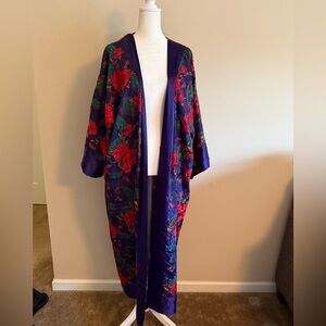 Vintage Victoria's Secret 90s Floral kimono Robe - Red and Purple gold label